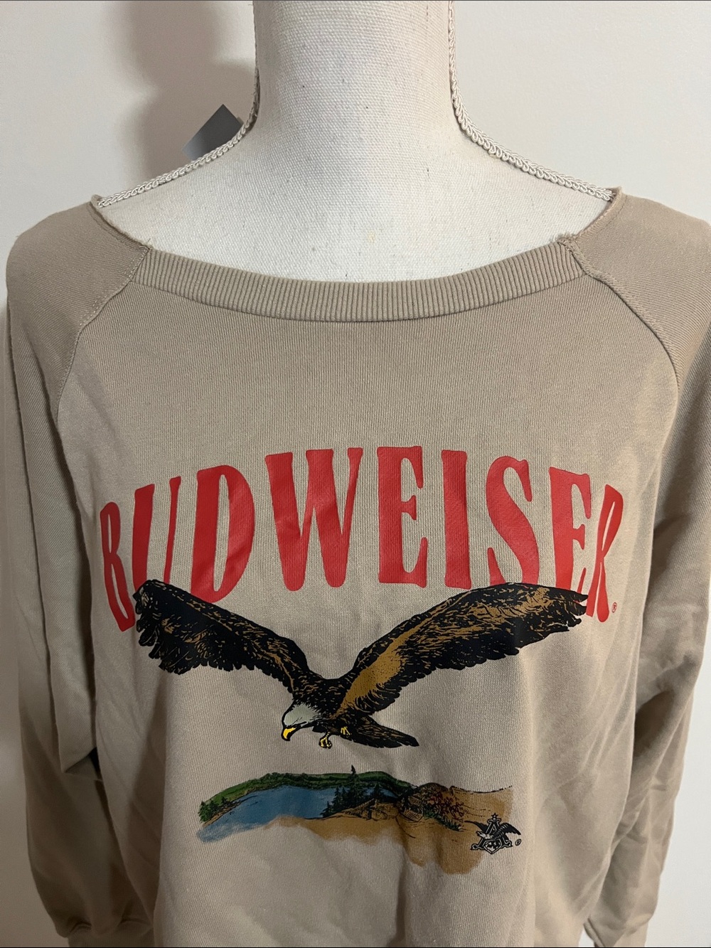 Budweiser Sweatshirt - Picture 2 of 7